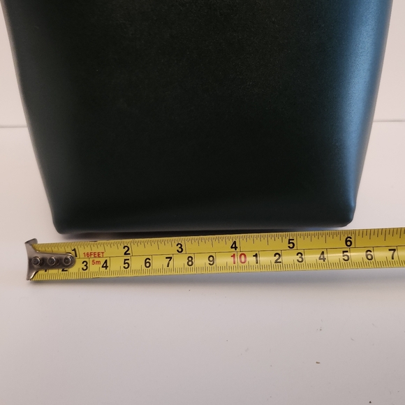 Melie Bianco Alexis Small Vegan Leather Bucket Crossbody Green NWT Drawstring - Picture 7 of 9